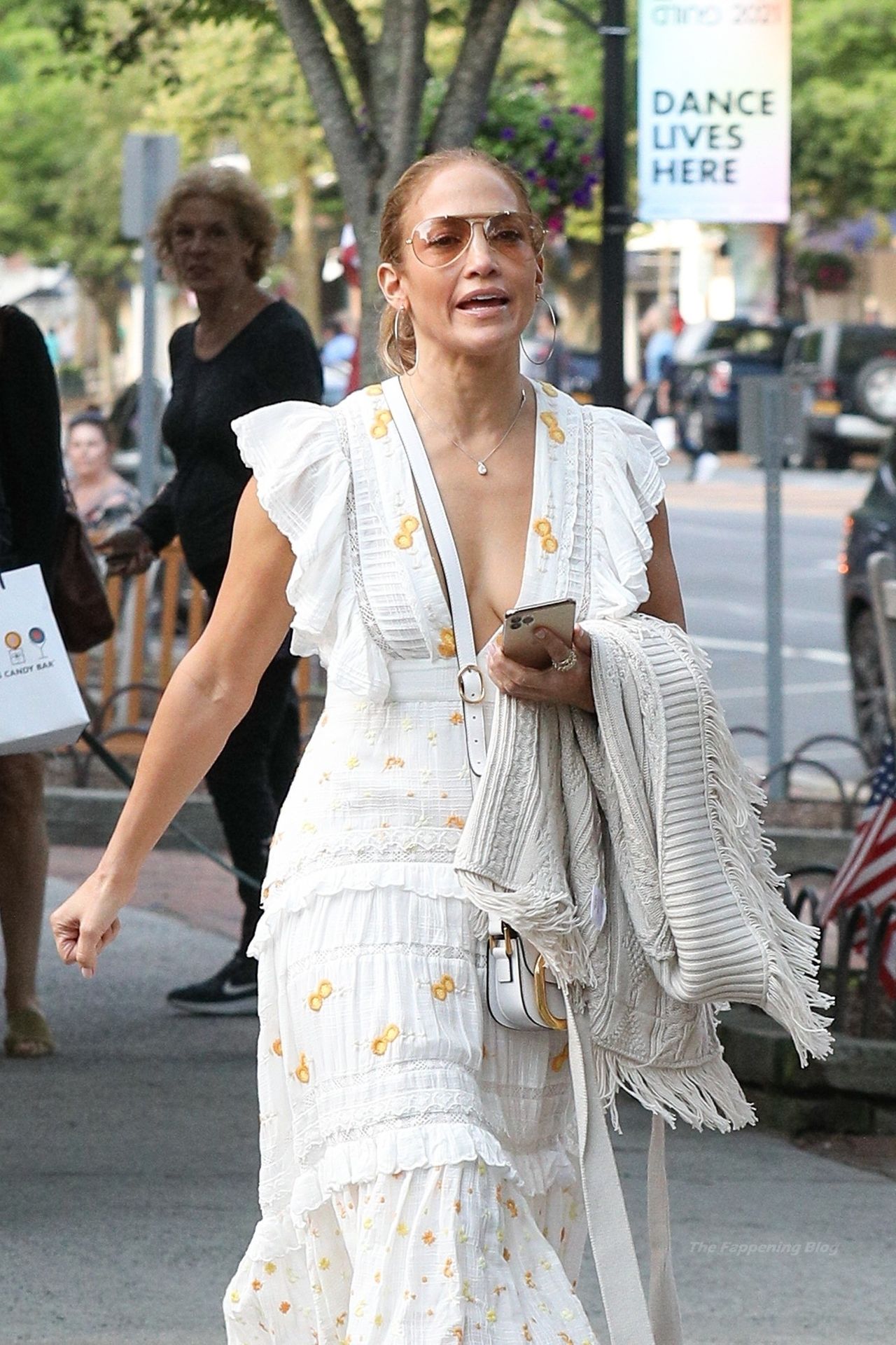 Jennifer-Lopez-Sexy-The-Fappening-Blog-23.jpg