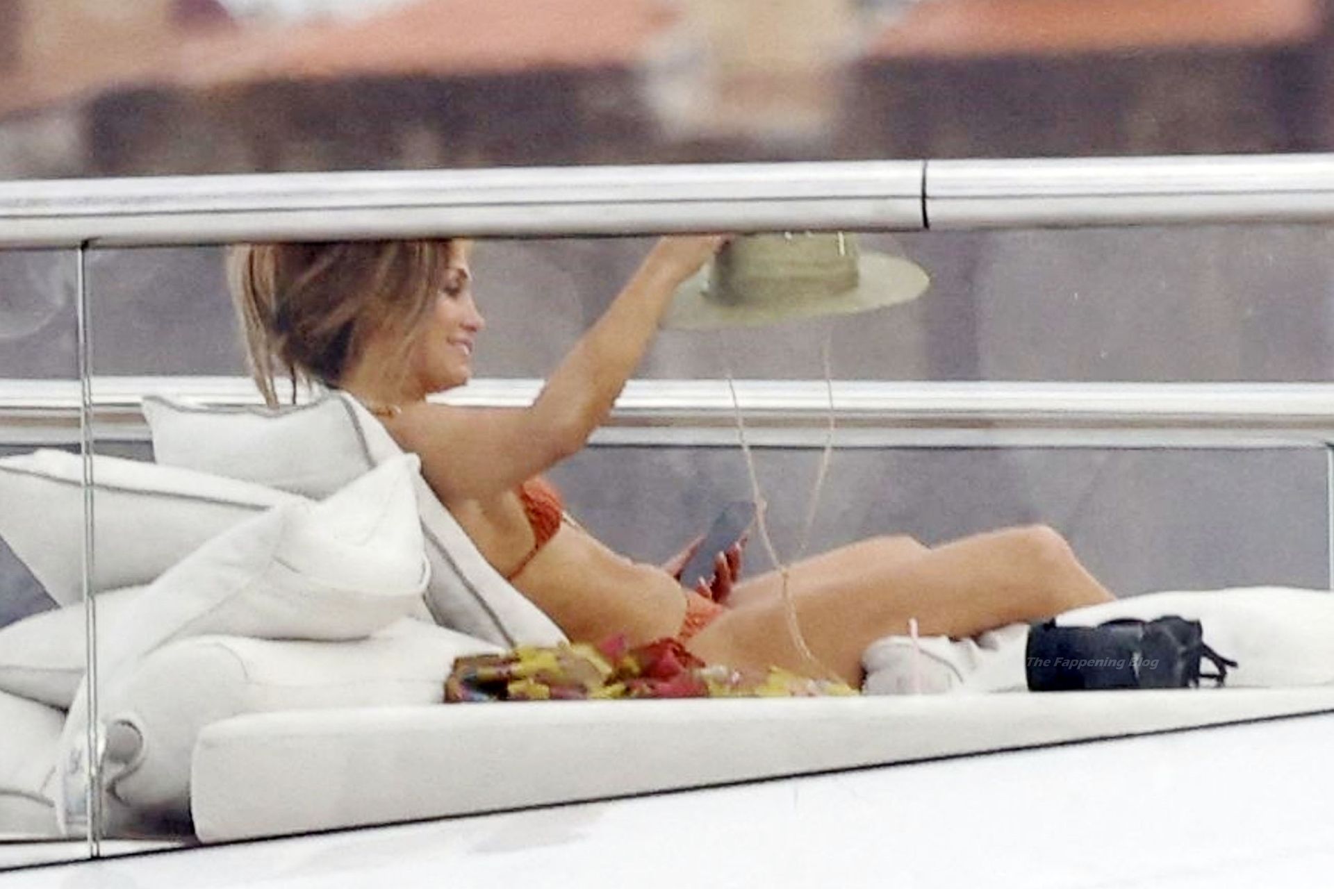 Jennifer-Lopez-Sexy-The-Fappening-Blog-35-3.jpg