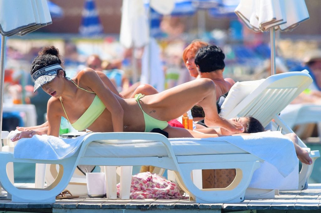 Jessica Aidi Verratti Shows Off Her Slender Figure in a Green Bikini in Saint-Tropez (56 Photos)