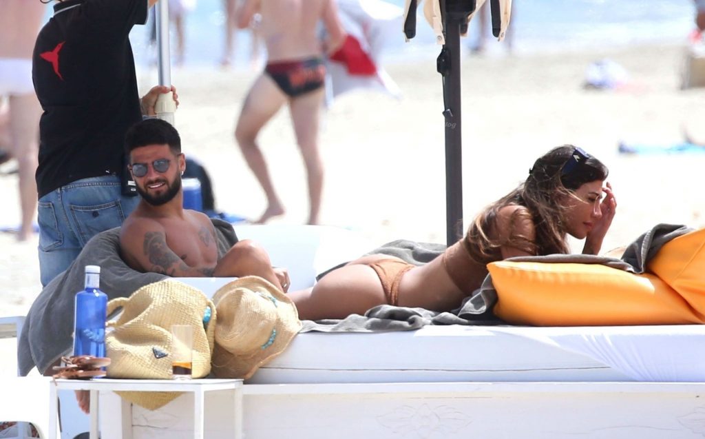 Ciro Immobile &amp; Lorenzo Insigne hit the Beach with Jessica Melena &amp; Genoveffa Darone (29 Photos)