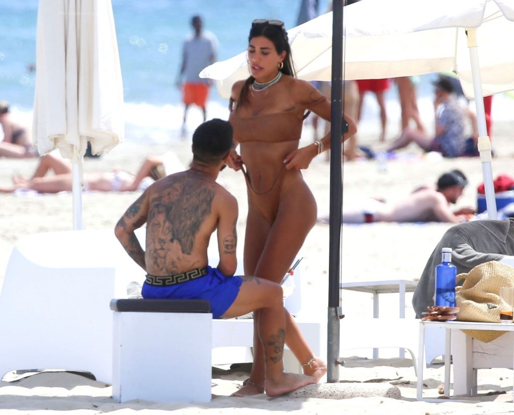 Ciro Immobile &amp; Lorenzo Insigne hit the Beach with Jessica Melena &amp; Genoveffa Darone (29 Photos)