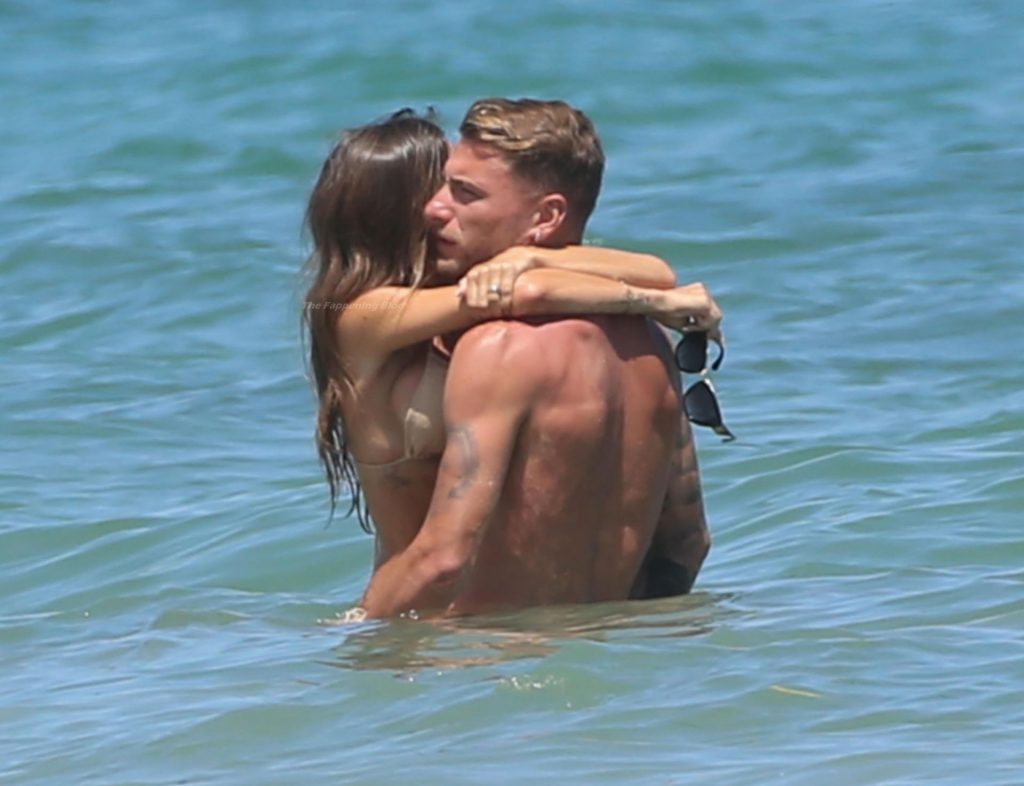 Ciro Immobile &amp; Lorenzo Insigne hit the Beach with Jessica Melena &amp; Genoveffa Darone (29 Photos)