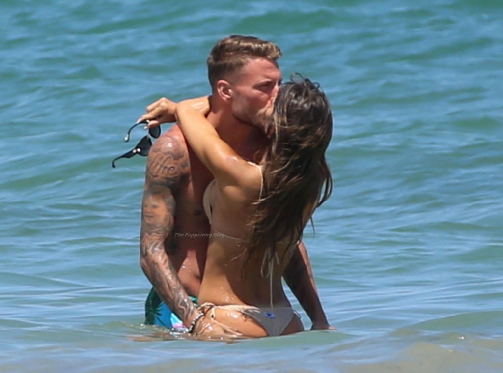 Ciro Immobile &amp; Lorenzo Insigne hit the Beach with Jessica Melena &amp; Genoveffa Darone (29 Photos)