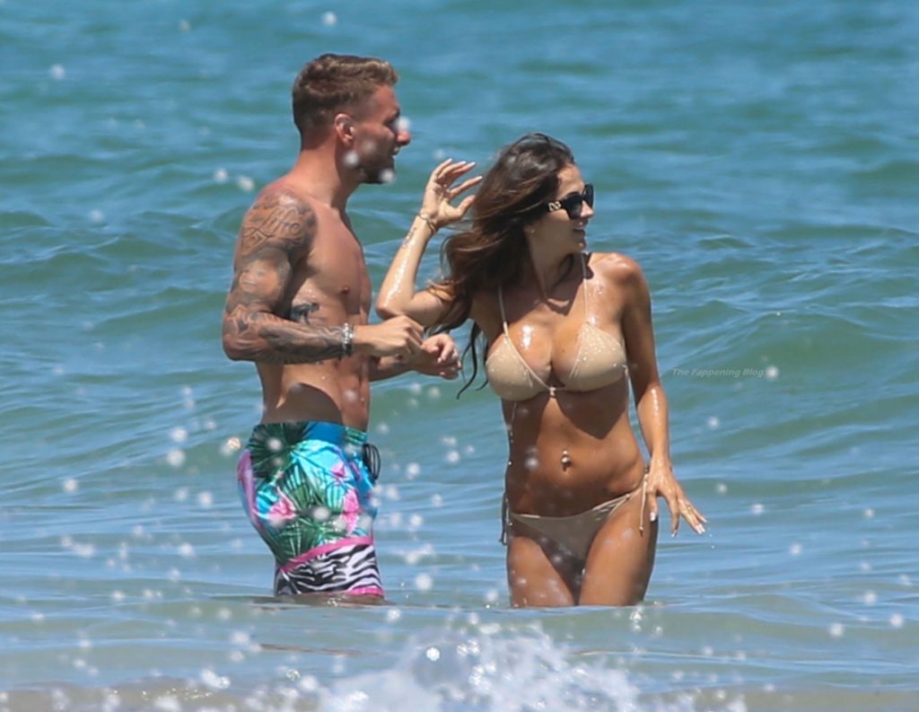 Ciro Immobile &amp; Lorenzo Insigne hit the Beach with Jessica Melena &amp; Genoveffa Darone (29 Photos)