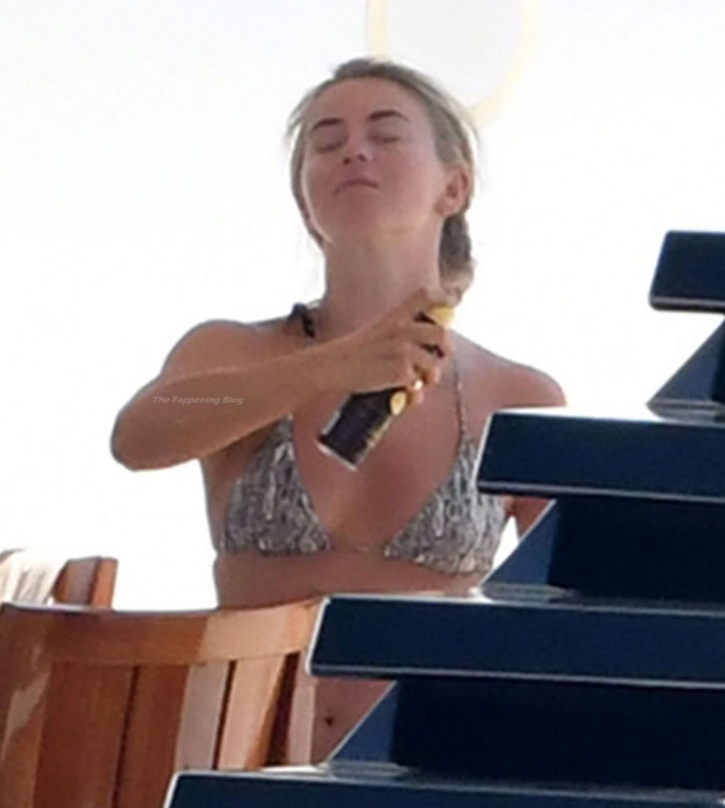 Julianne Hough Takes in the Hot Italian Sunshine On Her Holiday on the Amalfi Coast (35 Photos)