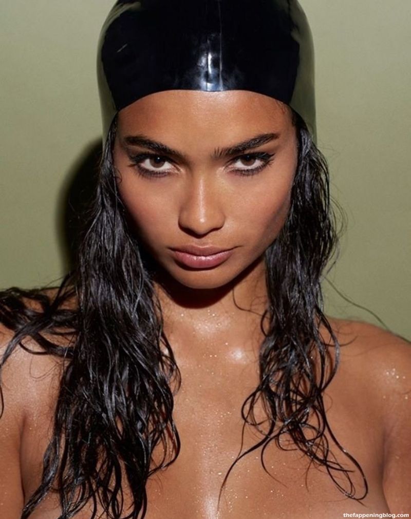 Kelly Gale Nude &amp; Topless Collection (44 Photos)