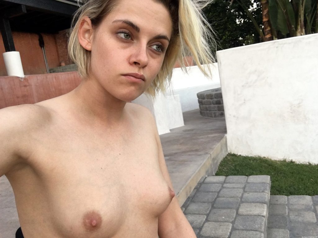 Kristen Stewart Nude Leaked The Fappening (1 New Selfie Photo)