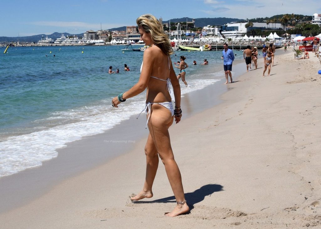 Lady Victoria Hervey Dons Her Bikini as She Takes in the Hot Sunshine in Cannes (119 Photos)