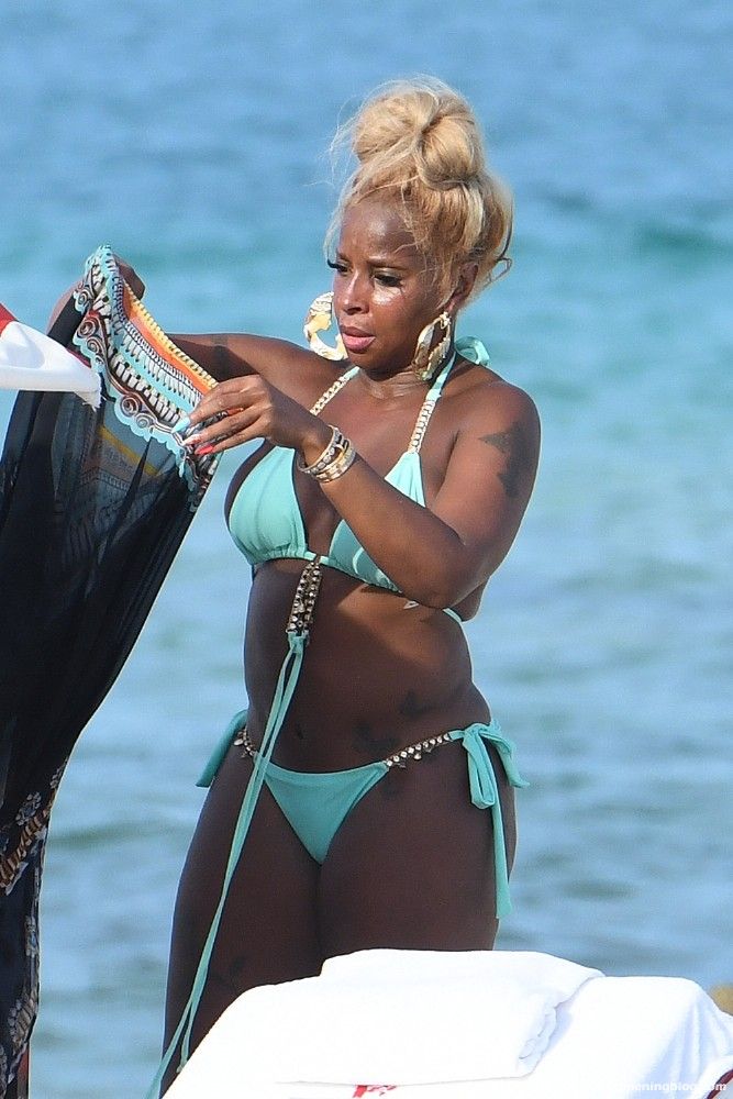 Mary J. Blige on Beach Bikini 3.