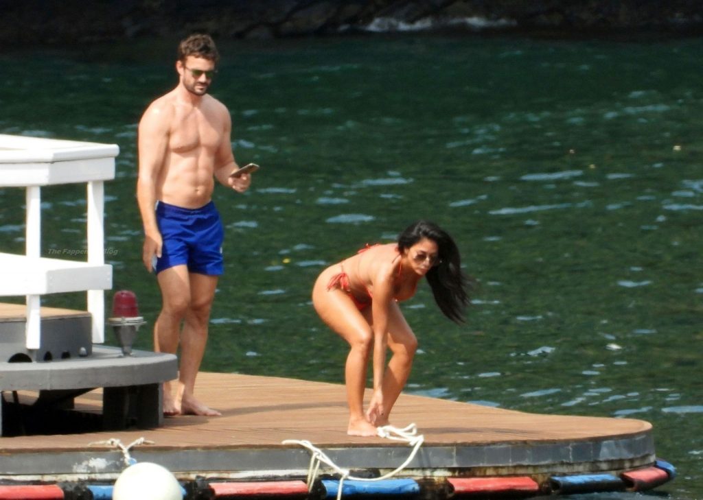 Nicole Scherzinger Gets the Temperatures Soaring on Holiday in Lake Como (48 Photos)