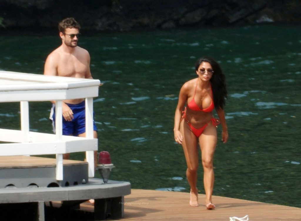 Nicole Scherzinger Gets the Temperatures Soaring on Holiday in Lake Como (48 Photos)