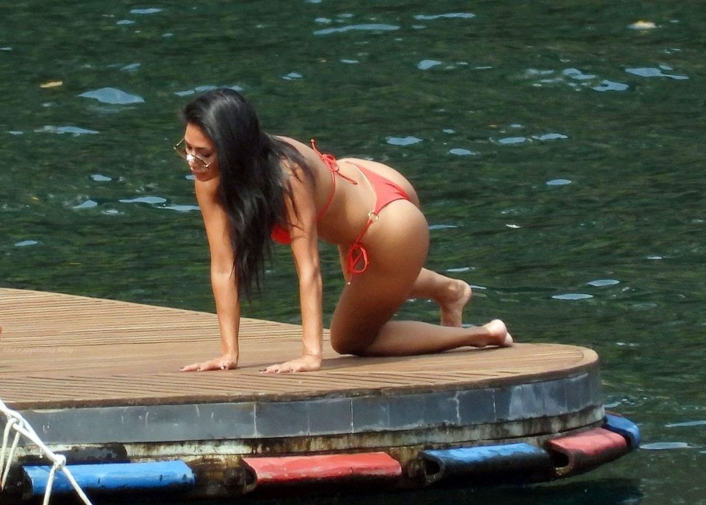 Nicole Scherzinger Gets the Temperatures Soaring on Holiday in Lake Como (48 Photos)