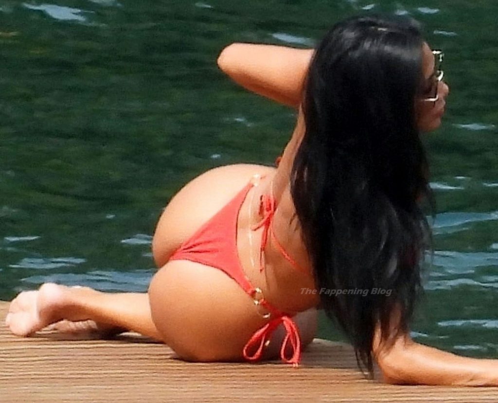 Nicole Scherzinger Gets the Temperatures Soaring on Holiday in Lake Como (48 Photos)