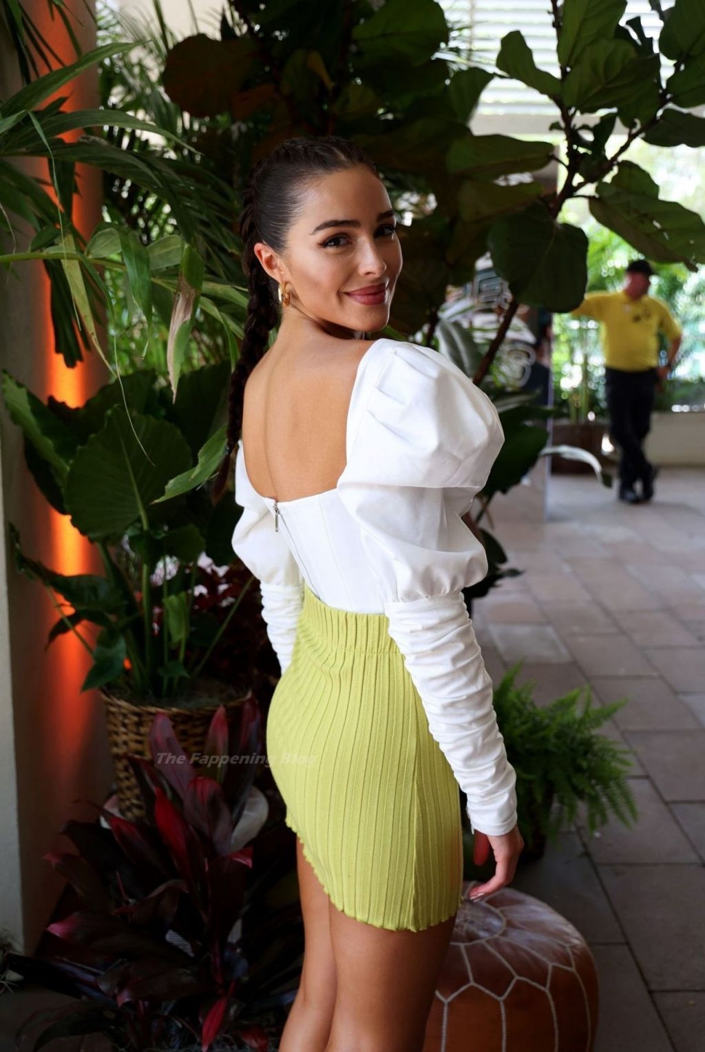 Olivia Culpo Flaunts Nice Cleavage the Sports Illustrated Swimsuit Event (21 Photos)