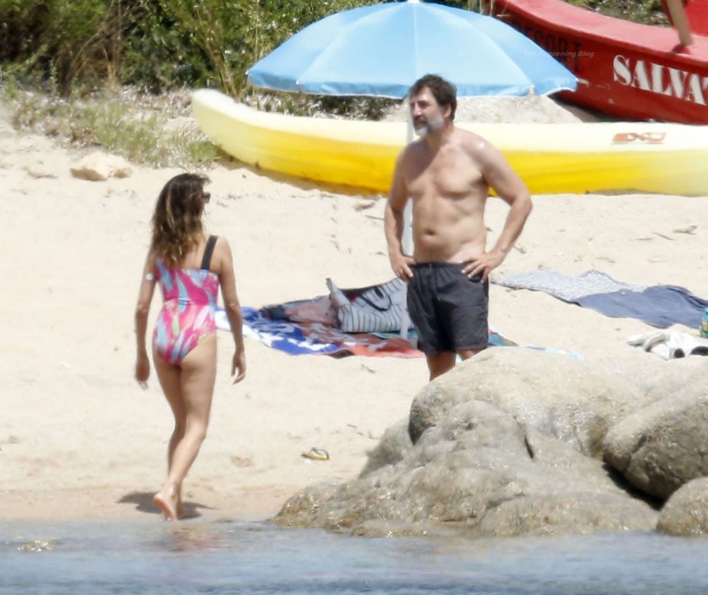 Javier Bardem &amp; Penelope Cruz Hit The Beach on Their Sun-Kissed Holiday in Sardinia (46 Photos)