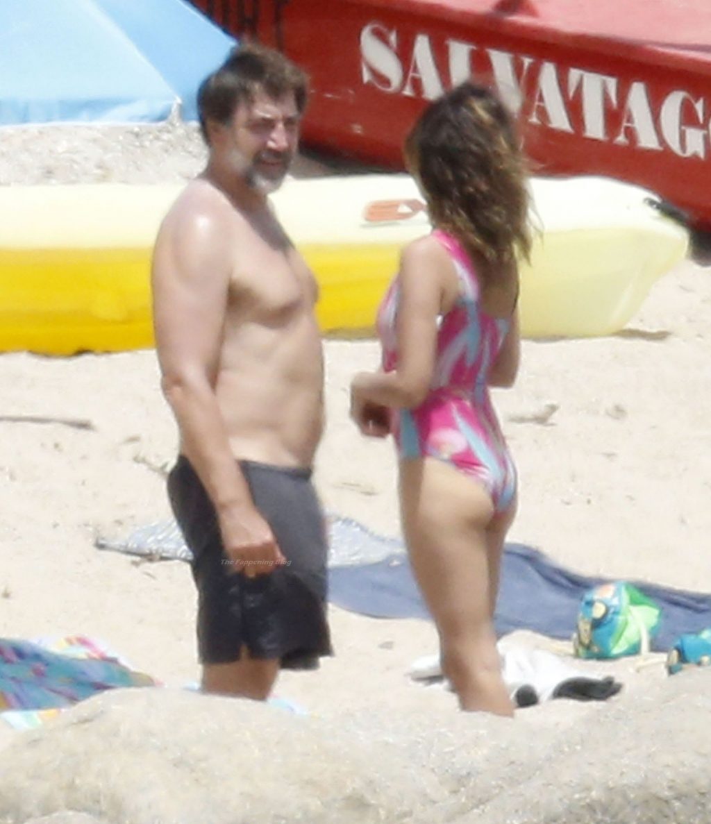 Javier Bardem &amp; Penelope Cruz Hit The Beach on Their Sun-Kissed Holiday in Sardinia (46 Photos)