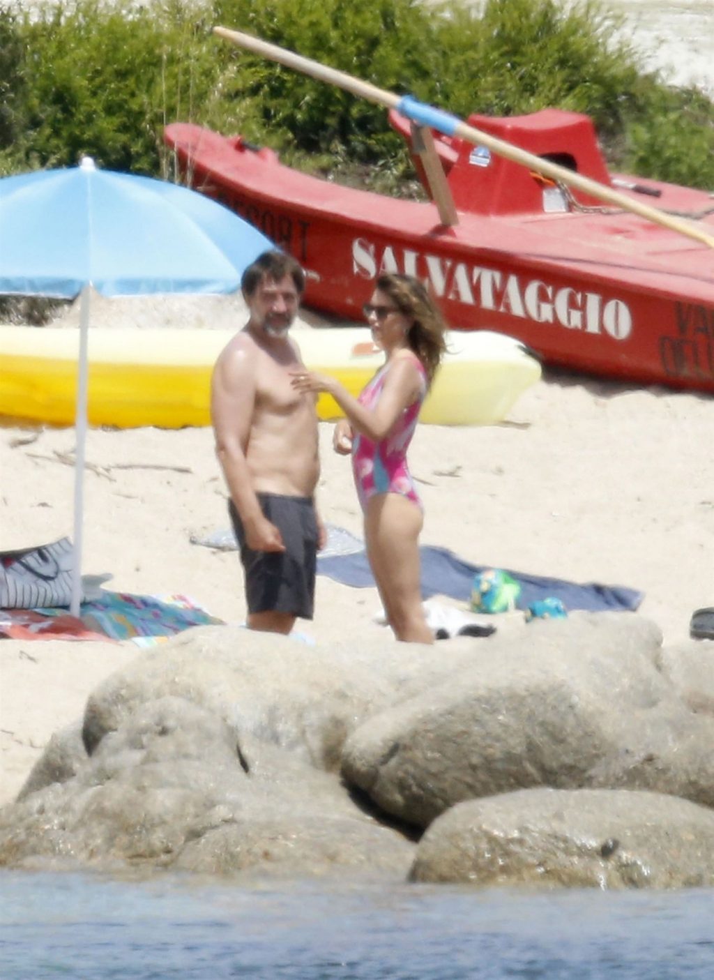 Javier Bardem &amp; Penelope Cruz Hit The Beach on Their Sun-Kissed Holiday in Sardinia (46 Photos)