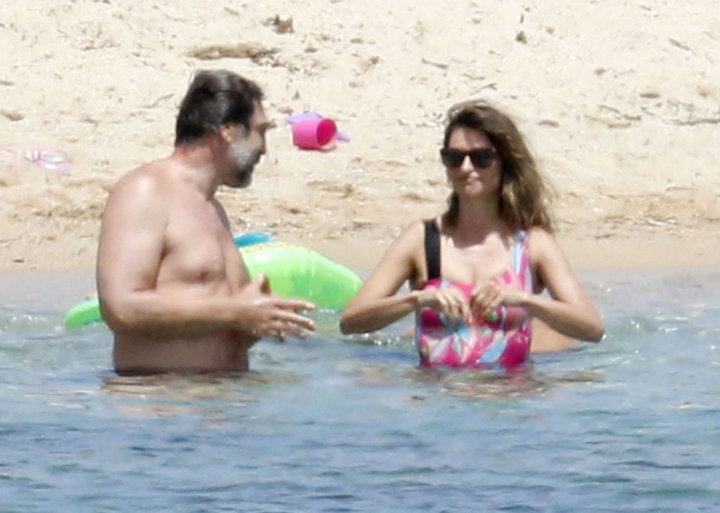 Javier Bardem &amp; Penelope Cruz Hit The Beach on Their Sun-Kissed Holiday in Sardinia (46 Photos)