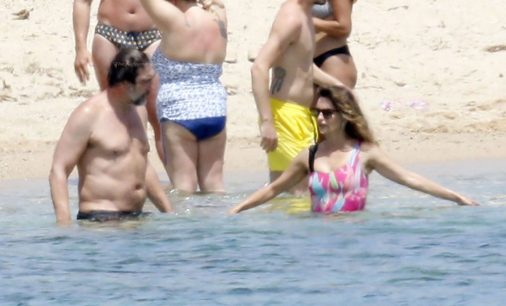 Javier Bardem &amp; Penelope Cruz Hit The Beach on Their Sun-Kissed Holiday in Sardinia (46 Photos)