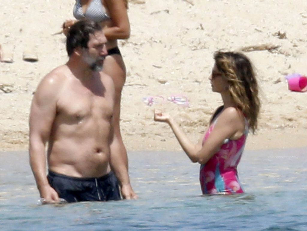 Javier Bardem &amp; Penelope Cruz Hit The Beach on Their Sun-Kissed Holiday in Sardinia (46 Photos)