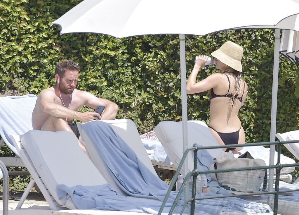 Rebecca Rittenhouse &amp; Drew Comins Sunbathe in the Blazing Italian Heat (78 Photos)