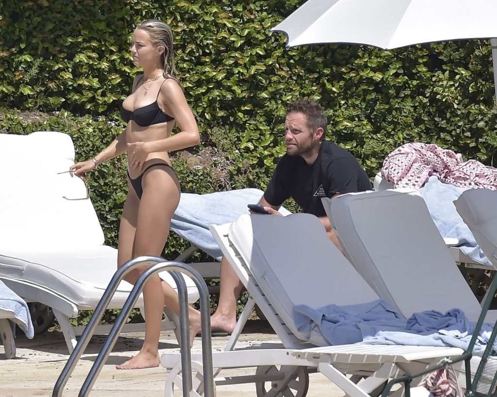 Rebecca Rittenhouse &amp; Drew Comins Sunbathe in the Blazing Italian Heat (78 Photos)