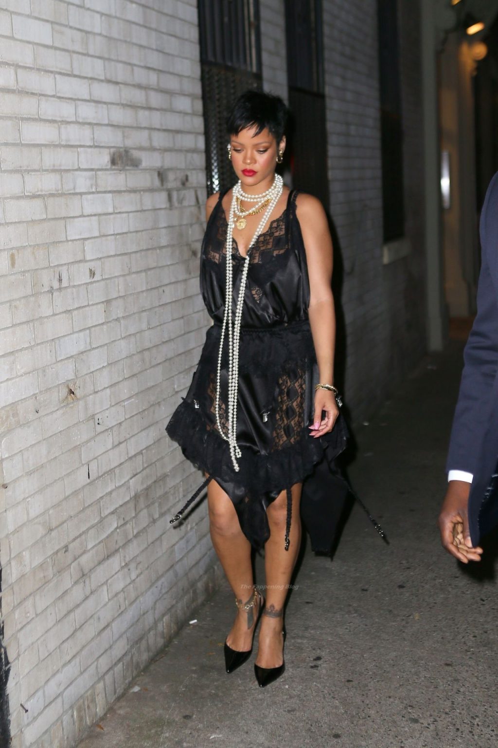 Leggy Rihanna Heads to Dinner at Carbone Italian Restaurant in NYC (16 Photos)