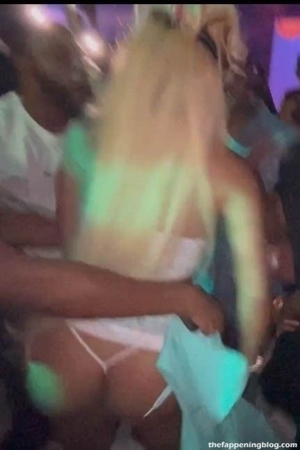 Wardrobe Malfunction! Saweetie Bares It All On the Dance Floor During Her Birthday Party in LA (36 Photos)