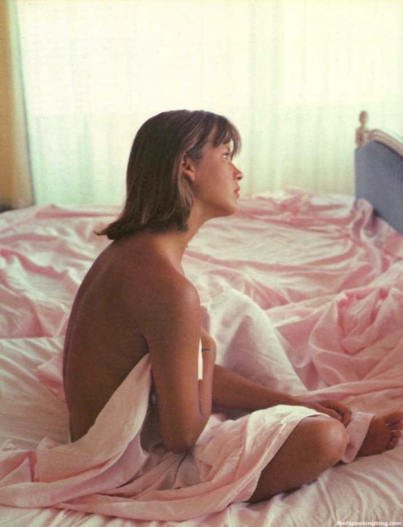 Sophie Marceau Nude Collection (40 Photos)
