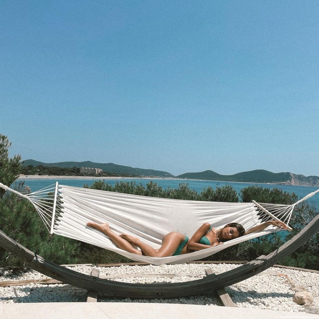 Susana Molina &amp; Jedet Enjoy Their Vacations in Ibiza (18 Photos)