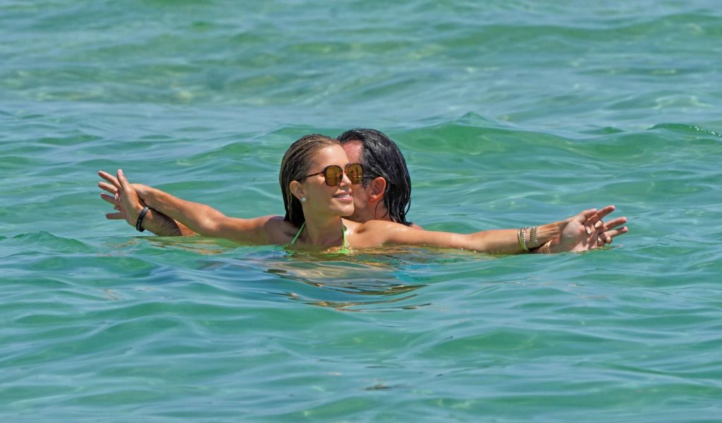 Sylvie Meis Enjoys a Day in a Green Bikini on the Beach in Saint Tropez (35 Photos)