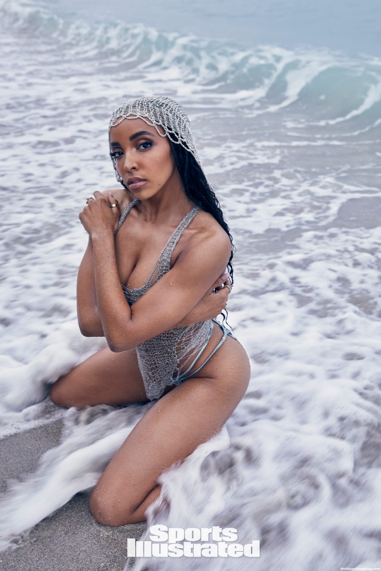 Tinashe-Sexy-Sports-Illustrated-Swimsuit-50-thefappeningblog.com1_.jpg