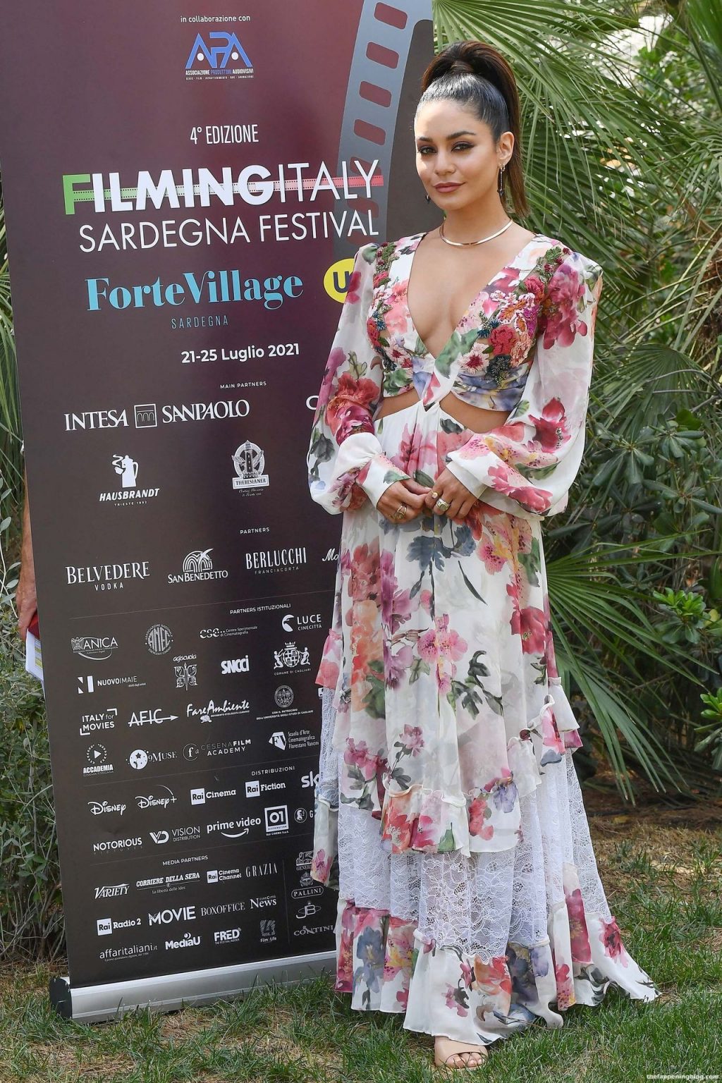 Vanessa Hudgens Attends the Photocall During Filming Italy Sardegna Festival (121 Photos)