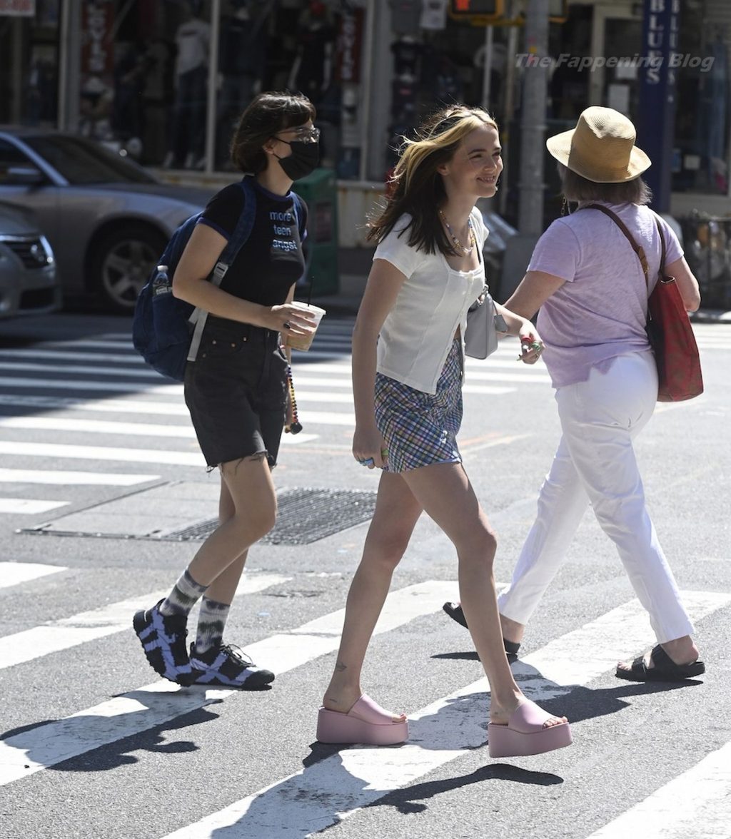 Leggy Zoey Deutch is Spotted Filming a Project in NYC (69 Photos)