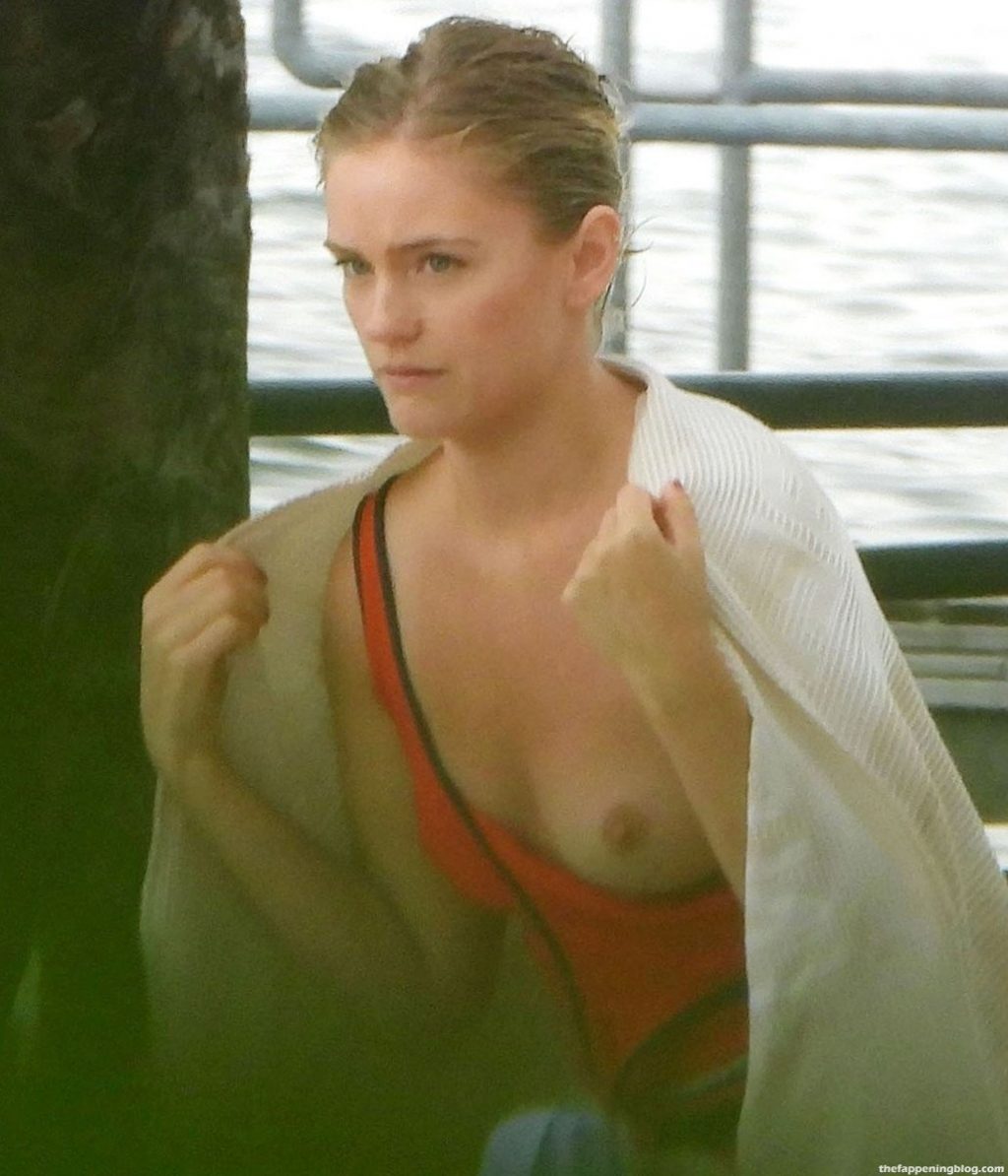 Alicia Agneson Flashes Her Nude Tits in Lake Como (59 Photos) [Updated]