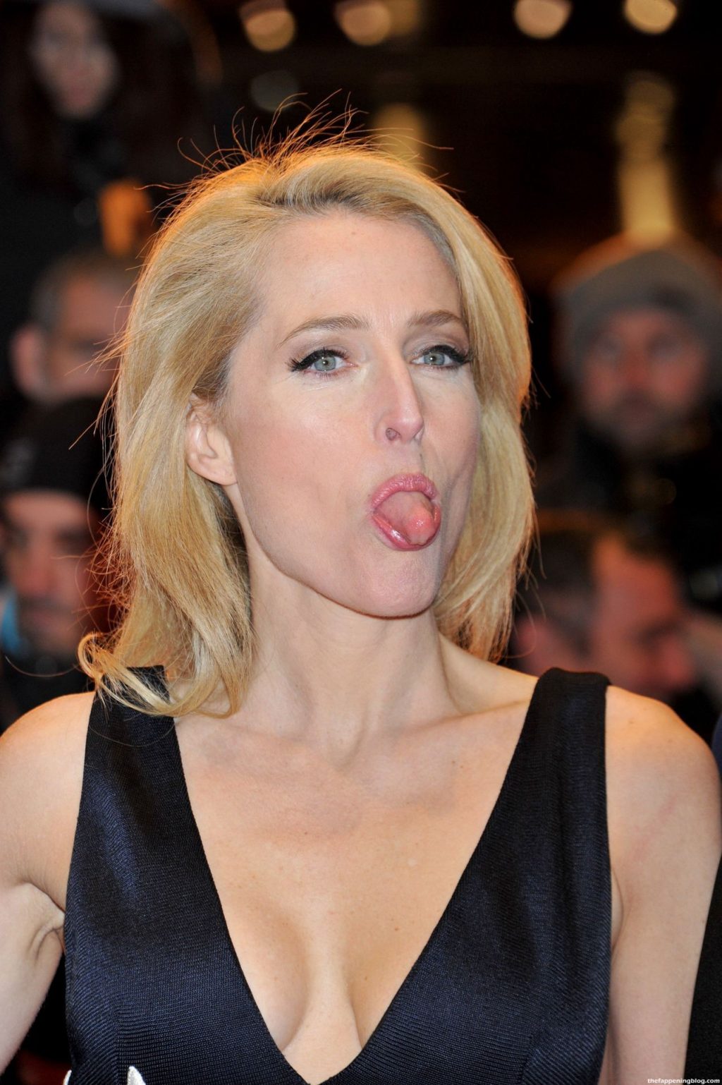 Gillian Anderson Nude, Topless & Sexy (165 Photos + Video Sex Scenes)  [Updated] | #TheFappening