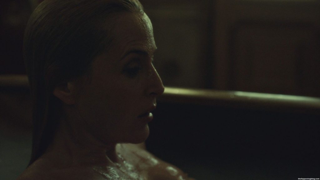 Gillian Anderson Nude, Topless &amp; Sexy (165 Photos + Video Sex Scenes) [Updated]