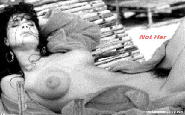 Paula Abdul Sexy Collection (36 Photos)