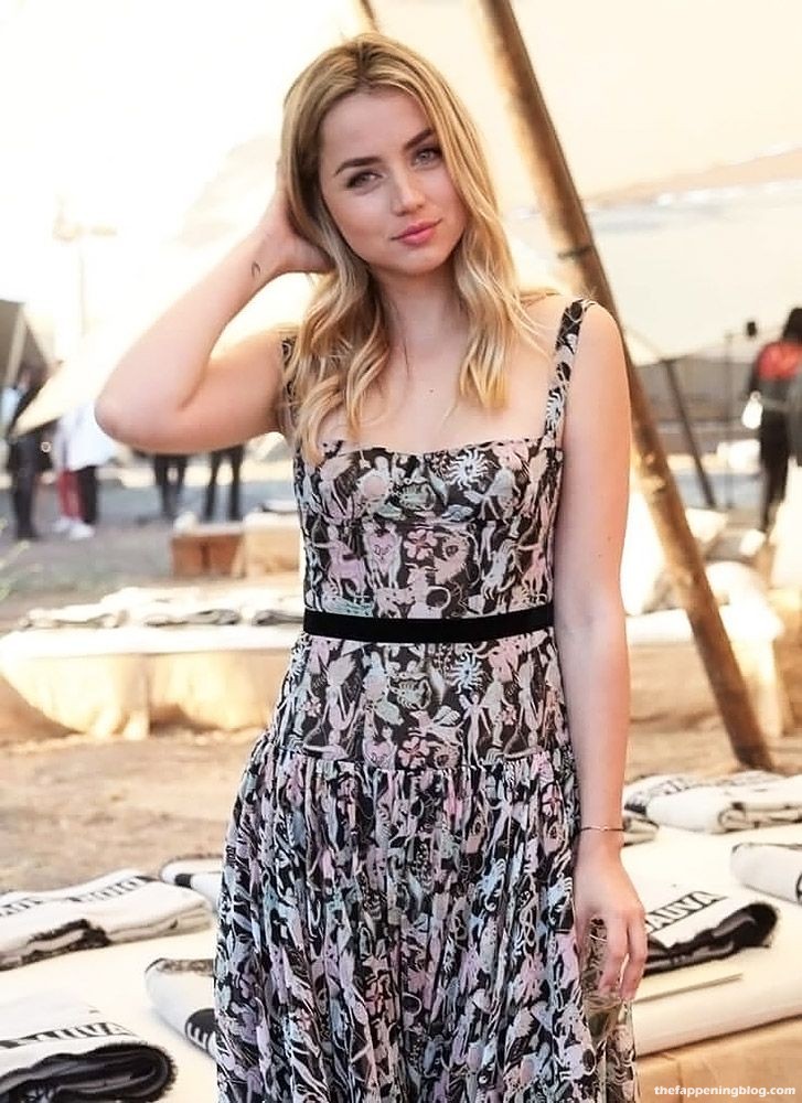 Ana de Armas Nude And Sexy Collection (150 Photos + Possible LEAKED Porn Video &amp; Topless Sex Scenes) [Updated]