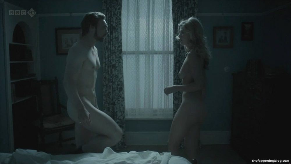 Rosamund Pike Nude &amp; Sexy Collection (170 Photos + Sex Video Scenes) [Updated]