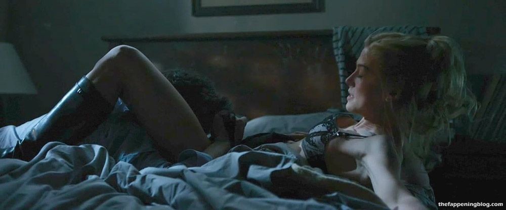 Rosamund Pike Nude &amp; Sexy Collection (160 Photos + Sex Video Scenes)