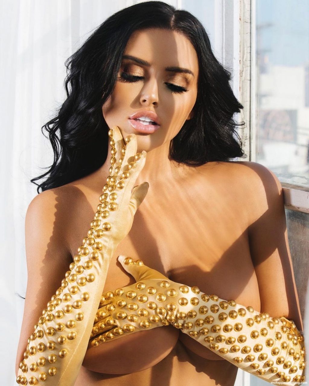 Abigail Ratchford Poses Topless (1 Photo)