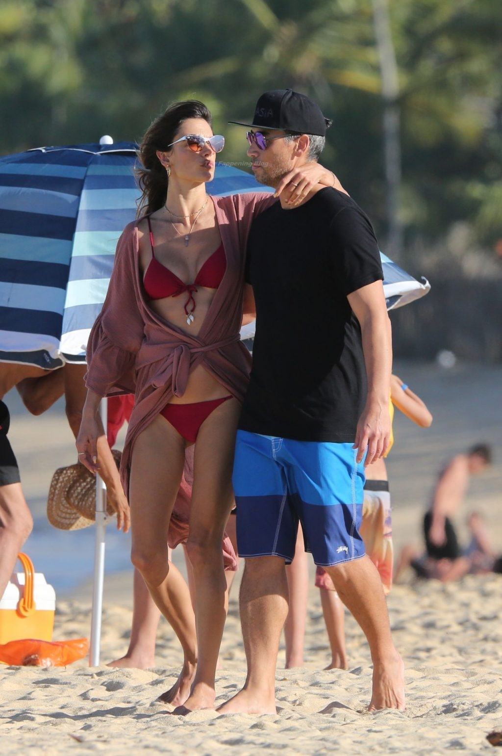 Alessandra Ambrosio Enjoys a Day with Her Beau on the Beaches of Brazil (111 Photos)