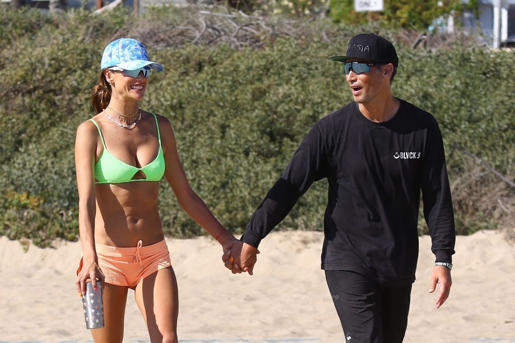 Alessandra Ambrosio &amp; Richard Lee Pack on the PDA at the Beach (104 Photos)