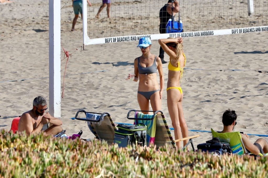 Leggy Alessandra Ambrosio Enjoys a Drink on the Beach With Friends (23 Photos)