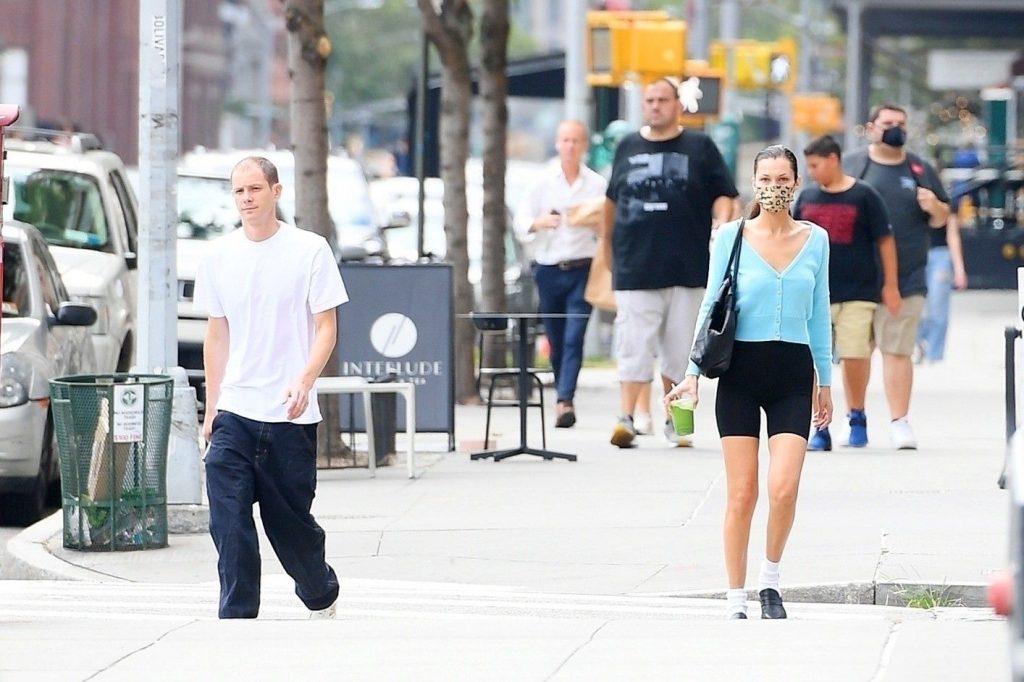Braless Bella Hadid &amp; Marc Kalman Take a Walk Down the Street For Breakfast in NYC (7 Photos)
