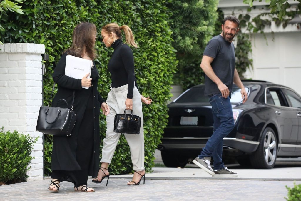 Ben Affleck &amp; Jennifer Lopez Share a Passionate Kiss Goodbye in Brentwood (49 Photos)