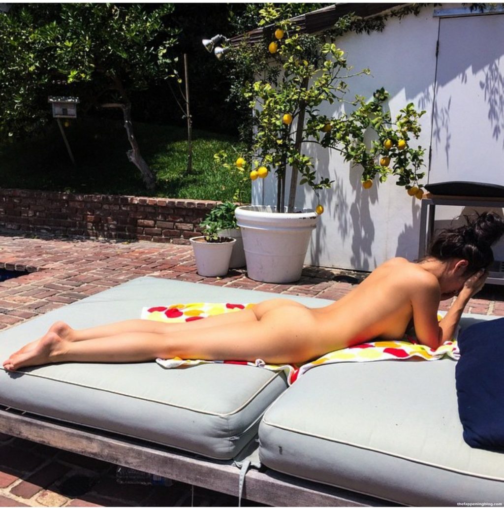 Cara Santana Nude & Topless Collection (20 Photos) .