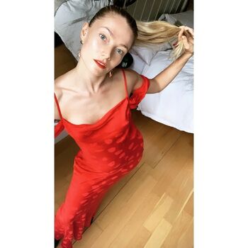 Clara Paget / clarapaget Nude Leaks Photo 26