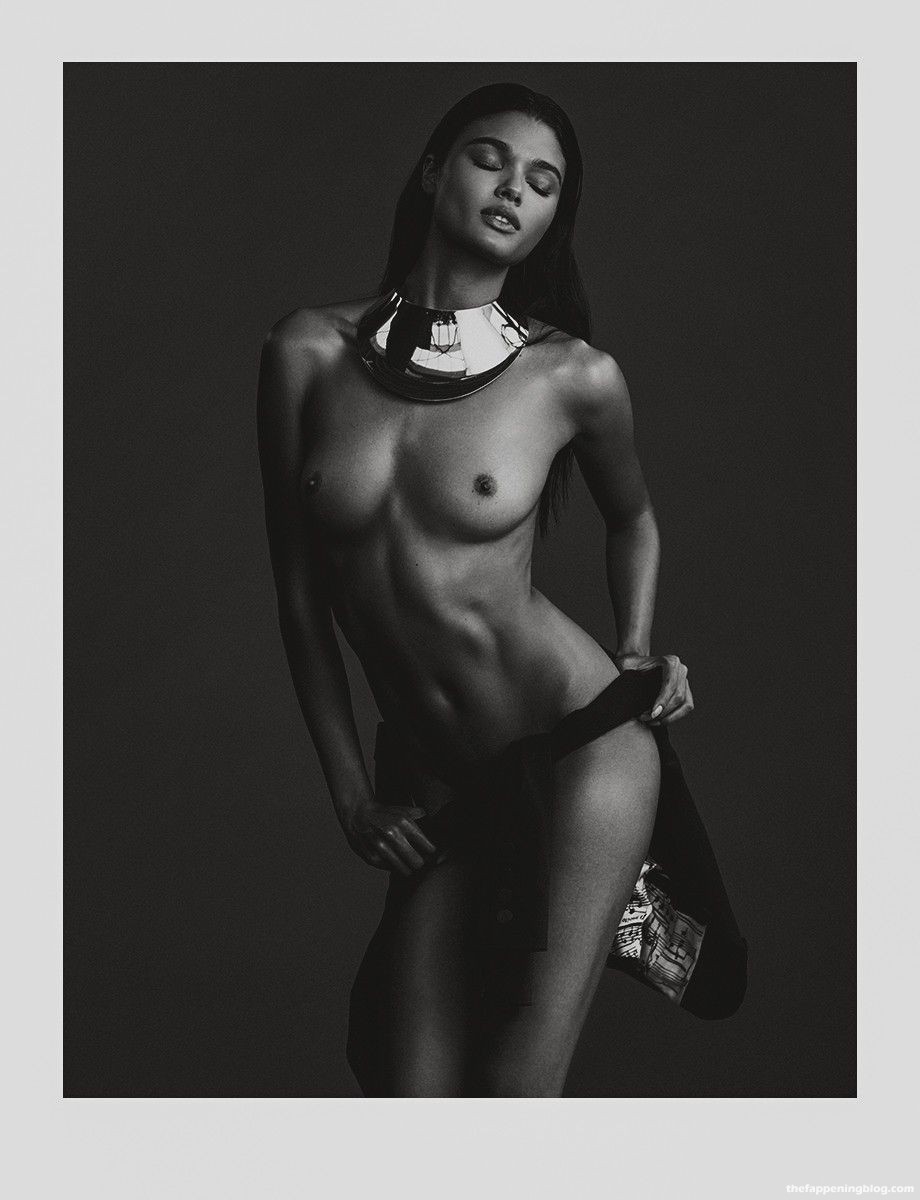 Daniela Braga nude and sexy pics.